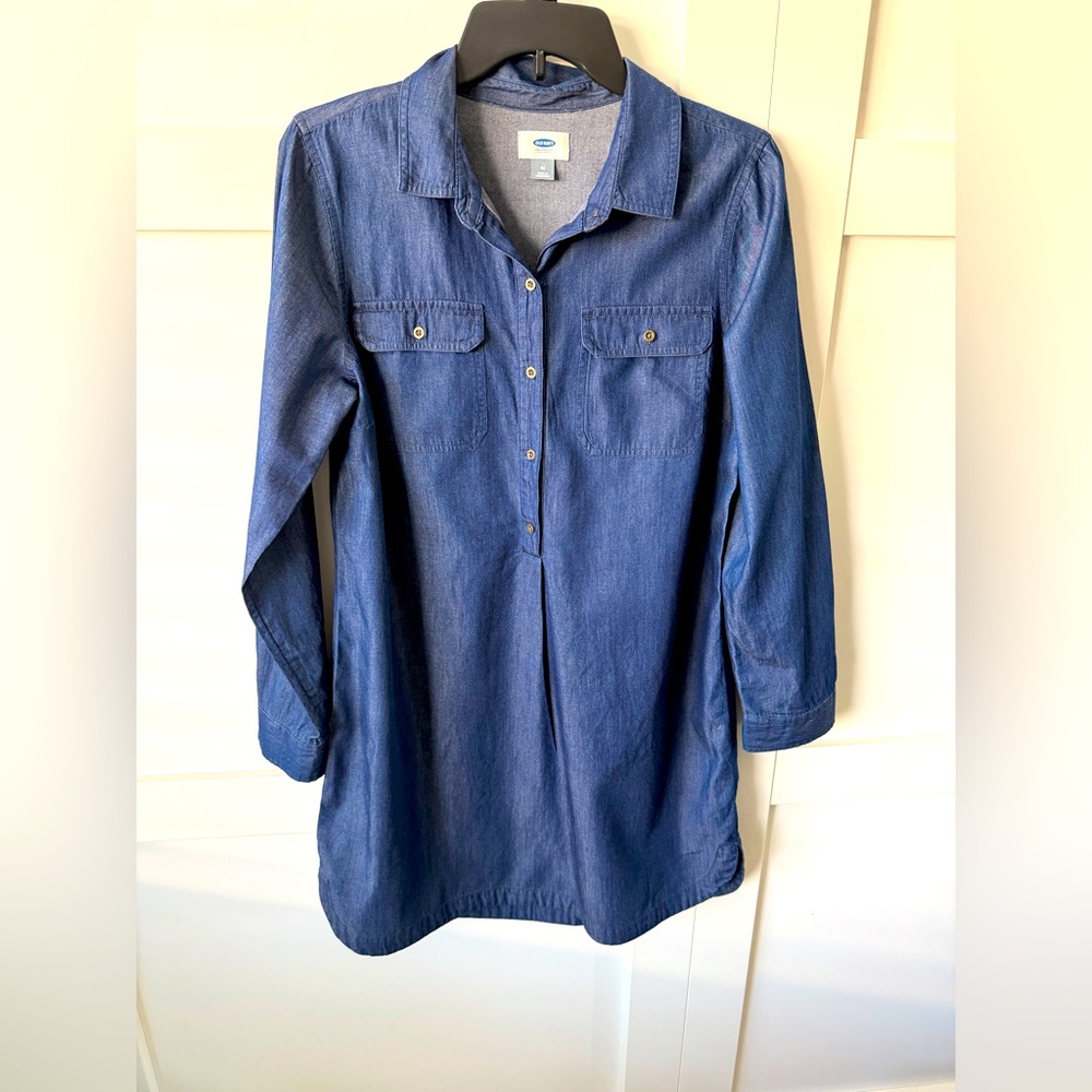 Old Navy long sleeve lightweight denim dress.